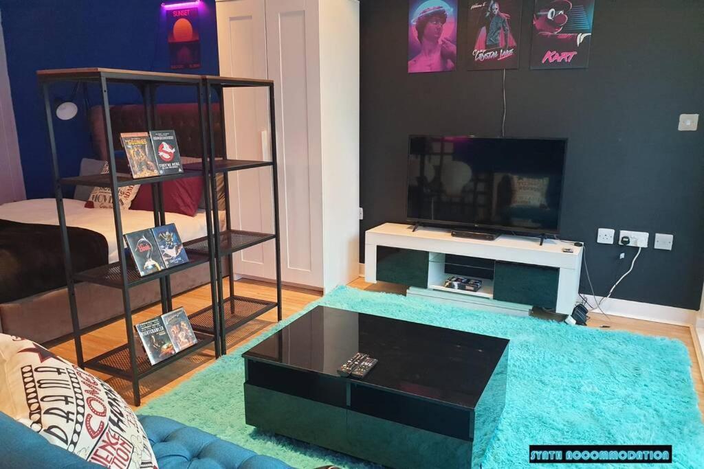 80S Retro 1Bed Studio Serviced Apartment Canary Wharf Perfect For Solo & Couple Travellers Londres Exterior foto
