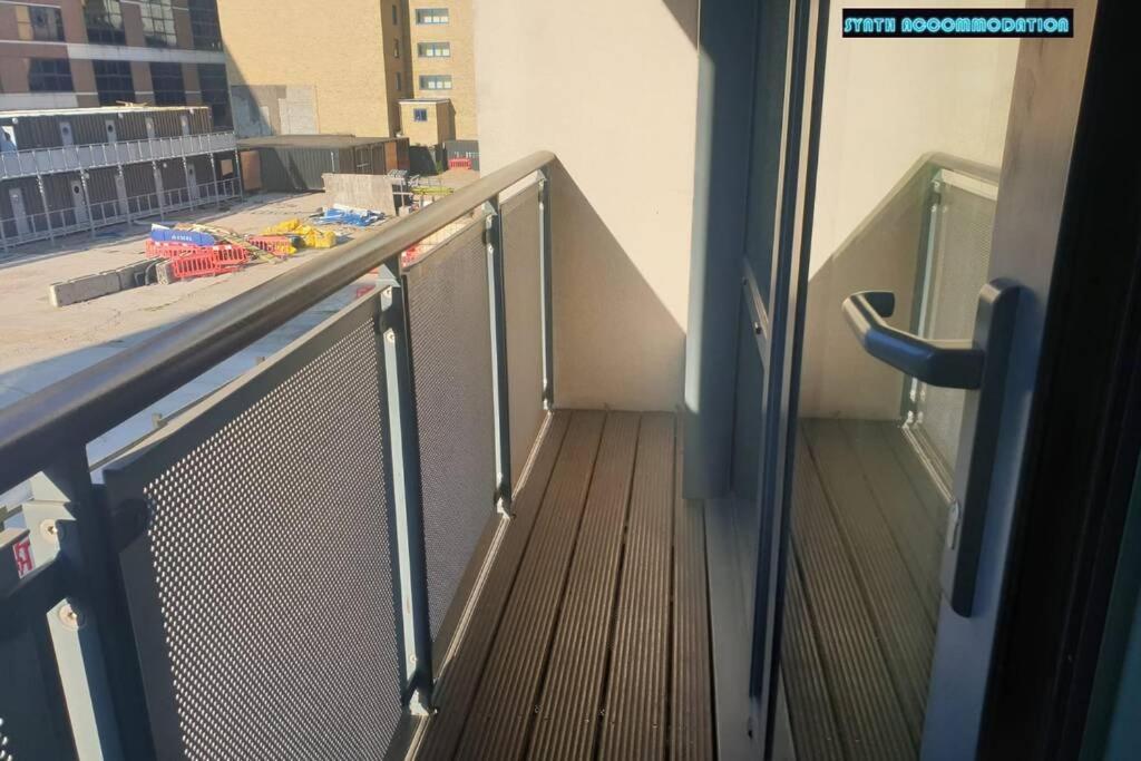 80S Retro 1Bed Studio Serviced Apartment Canary Wharf Perfect For Solo & Couple Travellers Londres Exterior foto